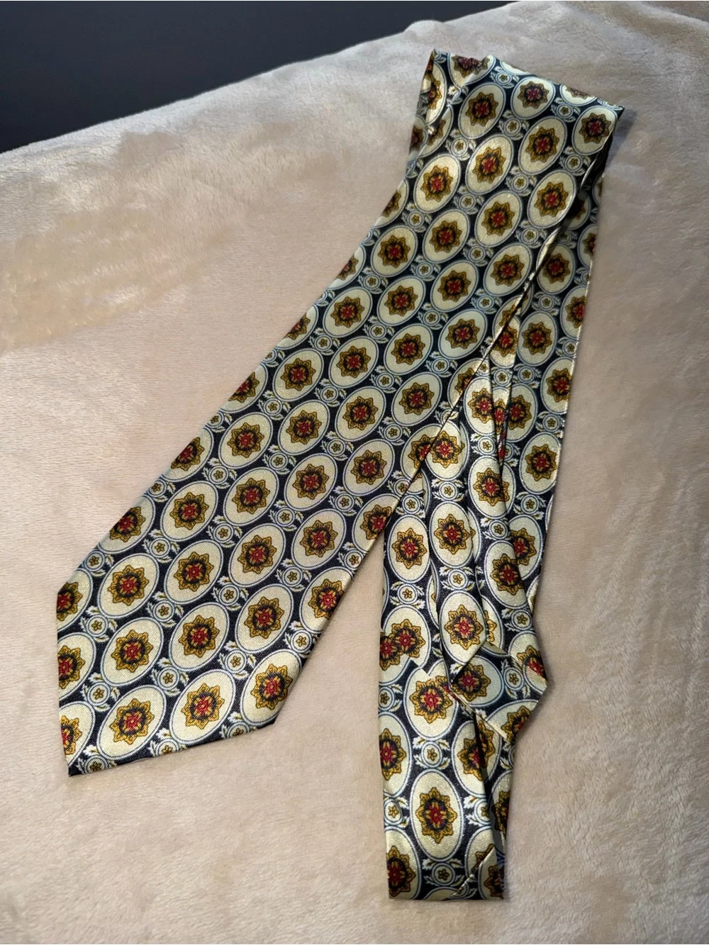 Gold.City Handmade Silk Tie — Cream with Gold & Red Medallions